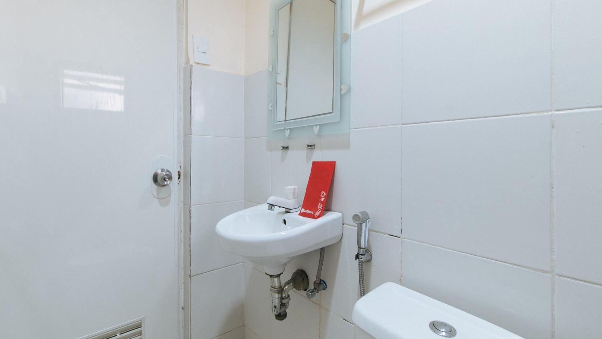 Reddoorz At V-Cat Apartelle Sampaloc Manila Exterior foto